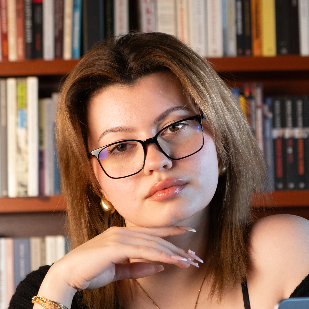 Siyah Köşeli Kare Mavi Filtre Korumalı Kadın Gözlük